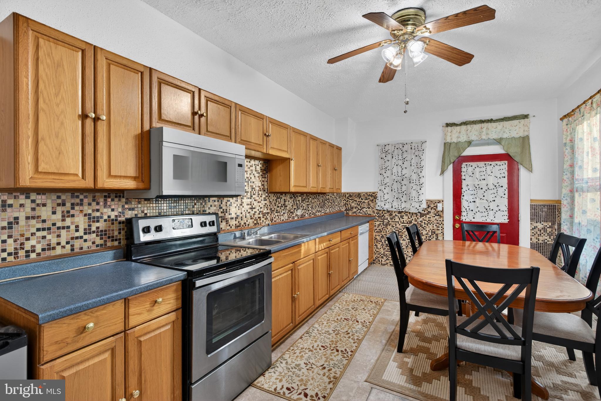 340 East Frederick Street Lancaster, PA 17602 - Photo 10 of 32 Charming kitchen with modern touches.