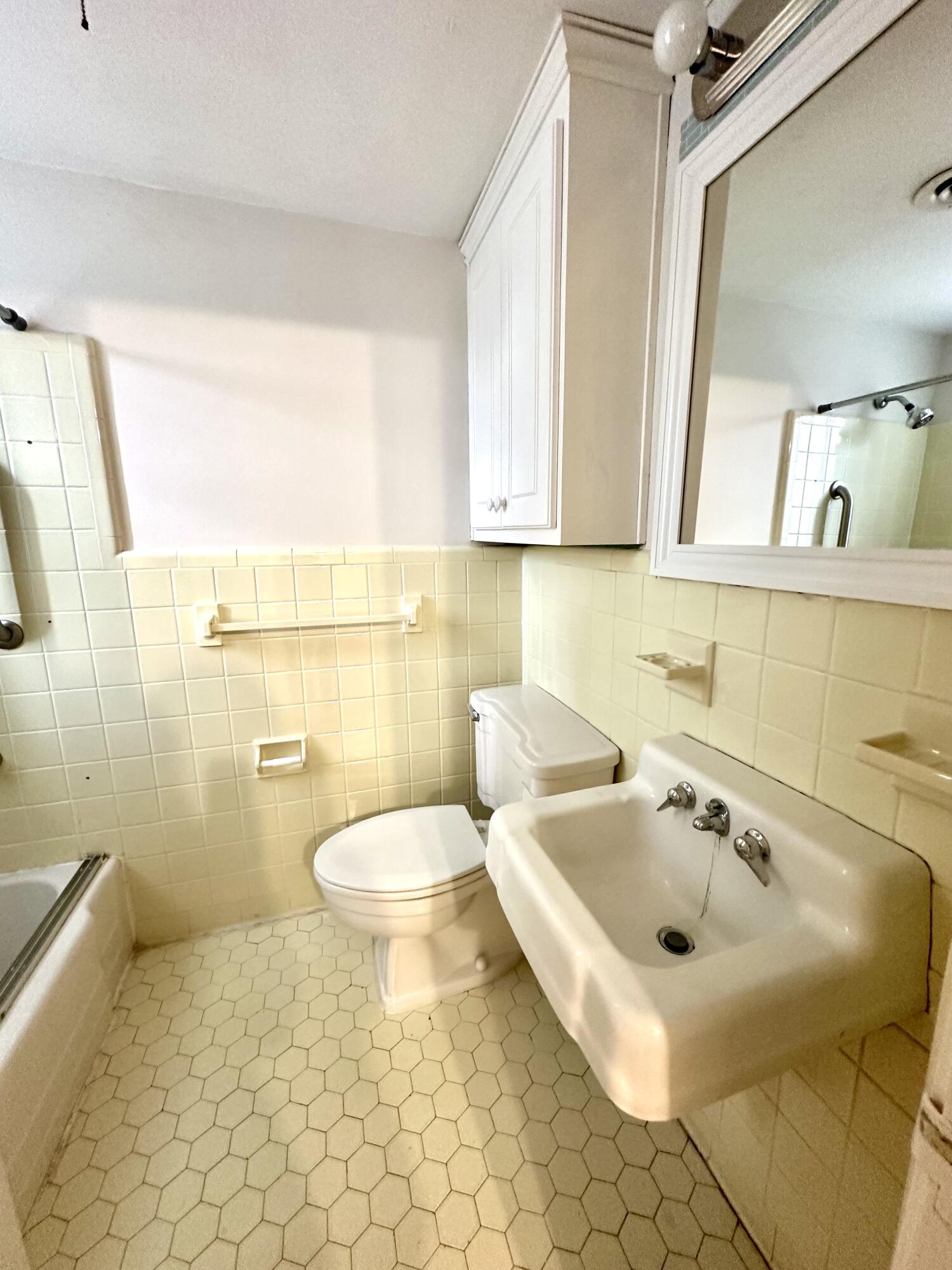 2846 Walton Way Augusta, GA 30909 - Photo 15 of 21 Photo Oct 09 2024, 1 00 19 PM