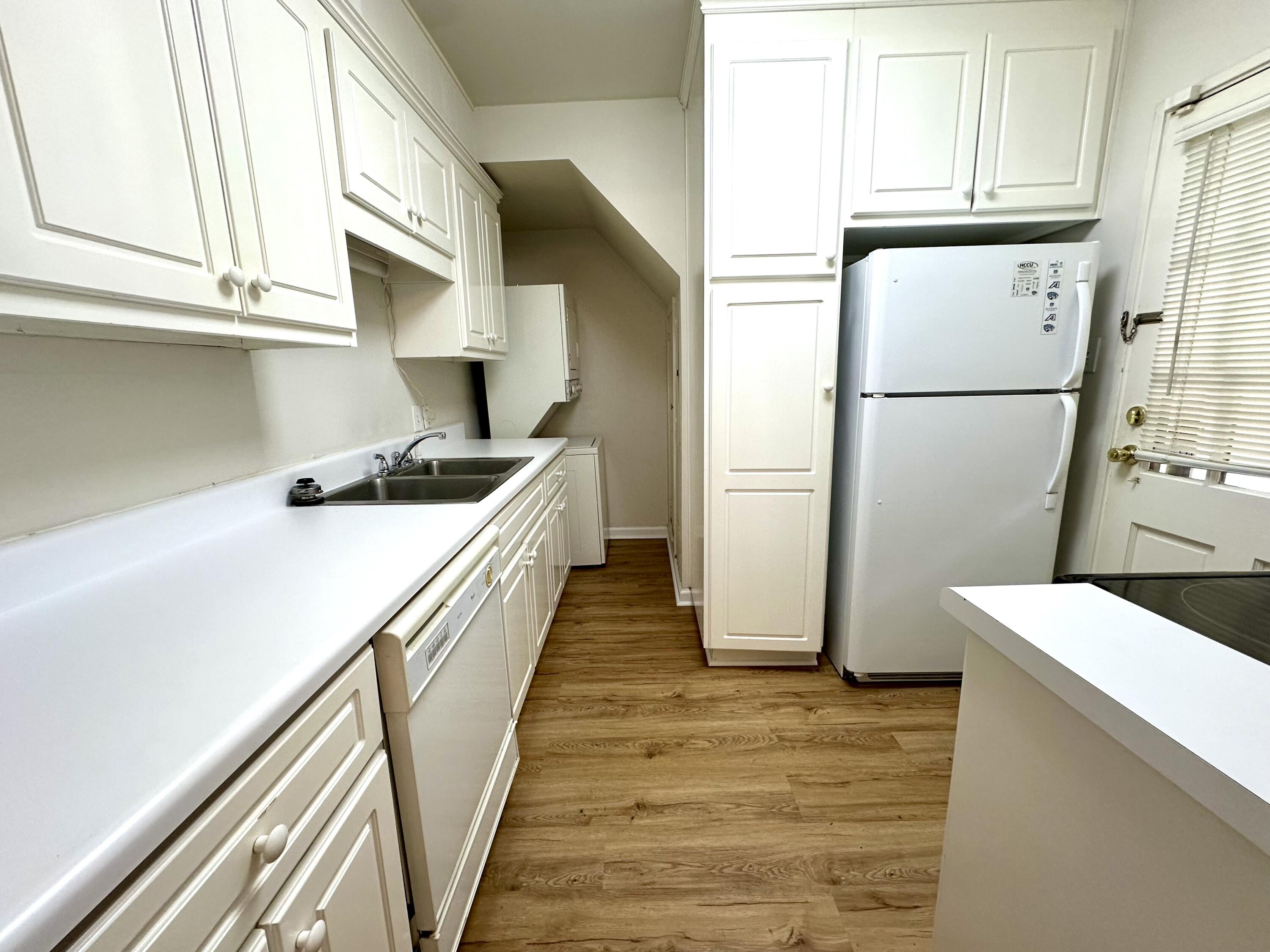 2846 Walton Way Augusta, GA 30909 - Photo 5 of 21 Photo Oct 09 2024, 1 04 19 PM