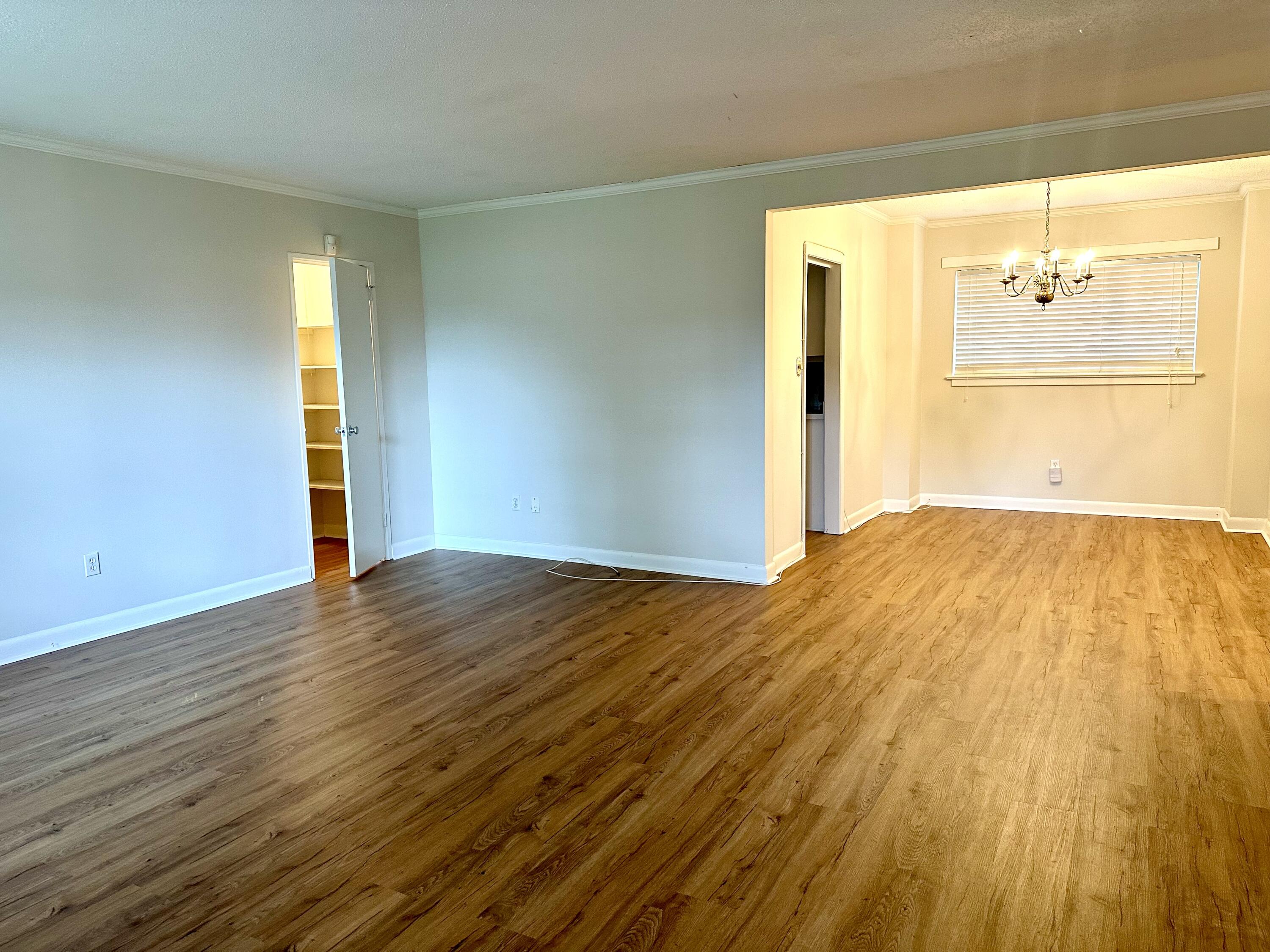 2846 Walton Way Augusta, GA 30909 - Photo 7 of 21 Photo Oct 09 2024, 12 57 57 PM