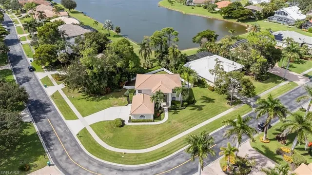 $1,225,000 | 2066 Imperial Circle, Naples, FL 34110
