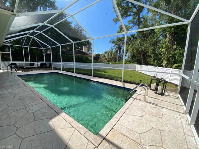 $1,225,000 | 2066 Imperial Circle, Naples, FL 34110