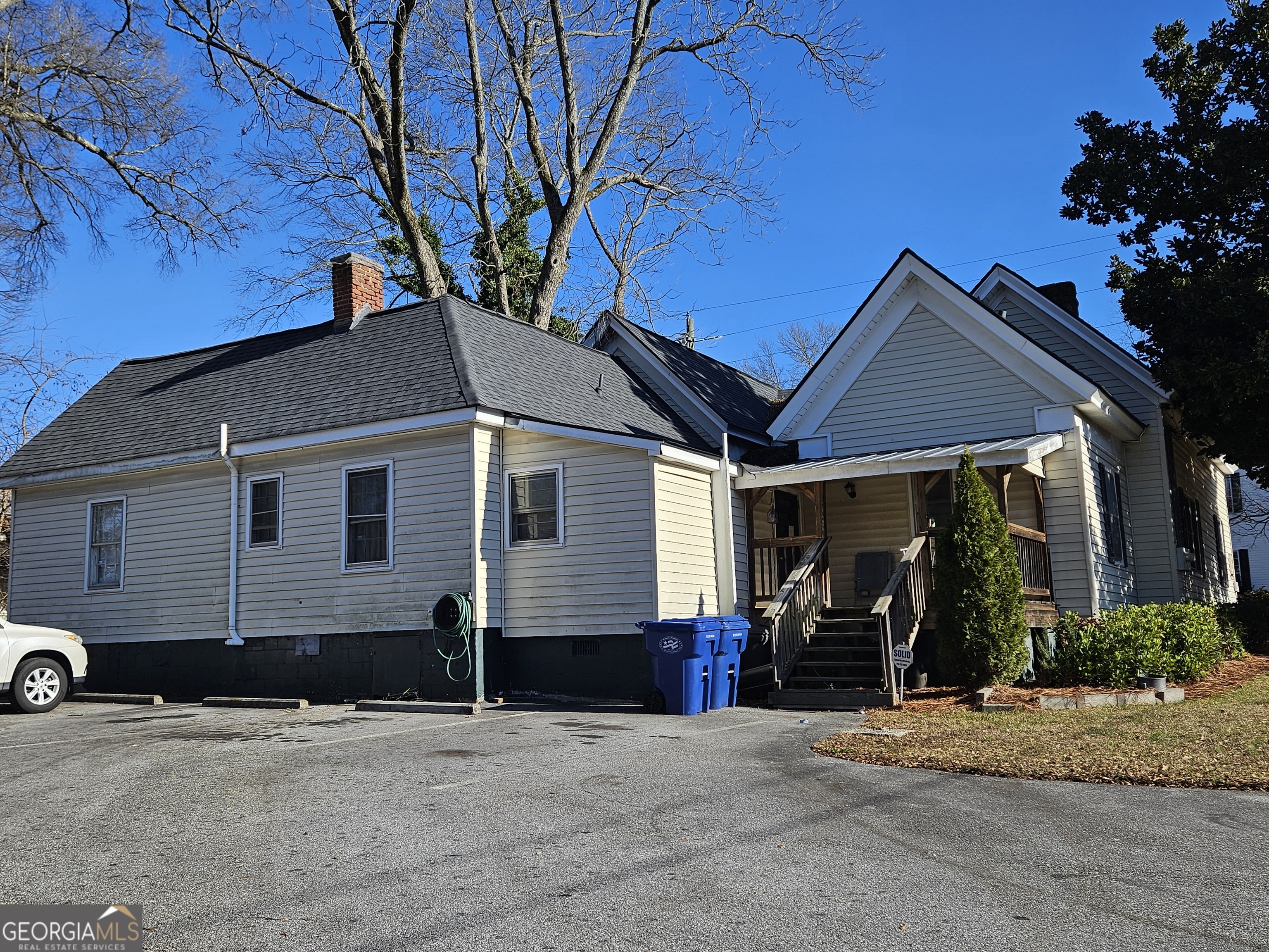 160 North Broad Street Winder, GA 30680 - Photo 8 of 10 a view of a house