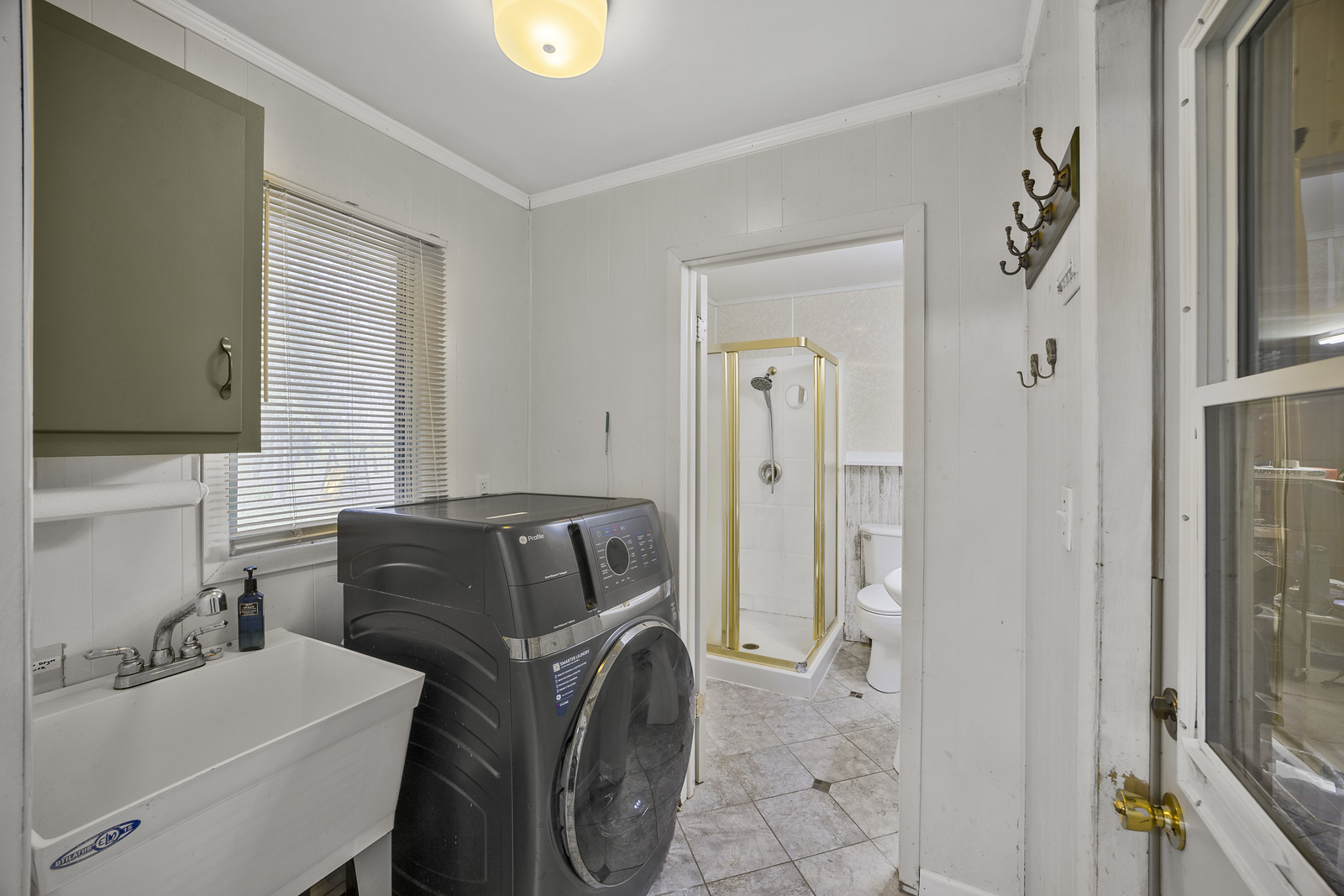 5514 North 13000th Road East Momence, IL 60954 - Photo 21 of 27 a bathroom with a sink and a mirror