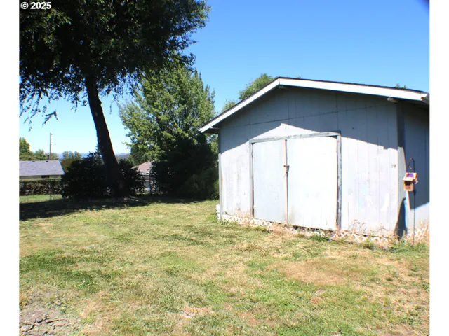 $225,000 | 1542 Northeast Hollis Street, Roseburg, OR 97470