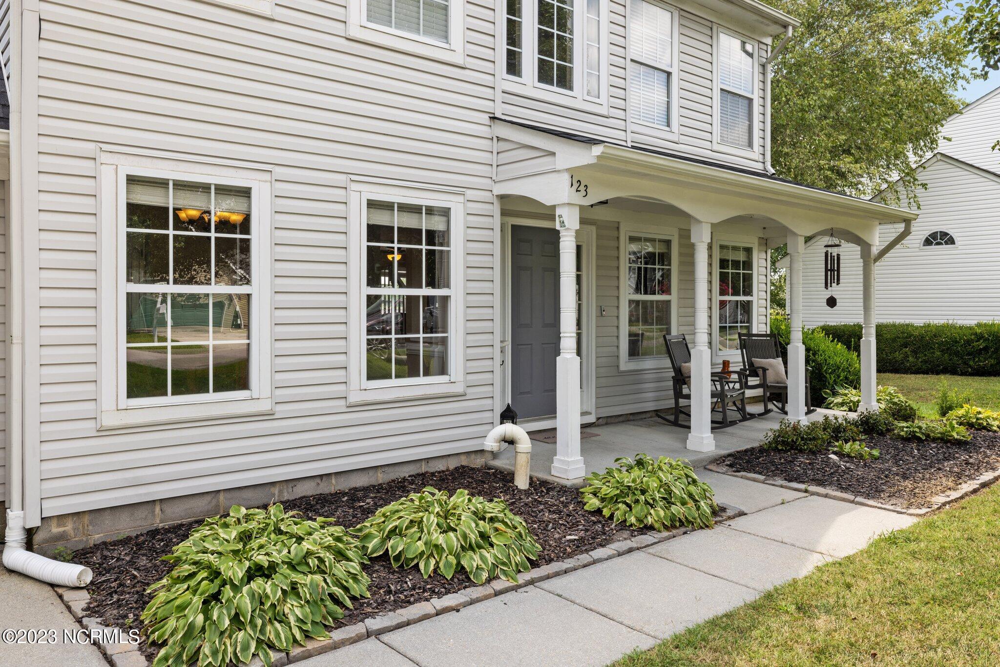 123 Green View Road Moyock, NC 27958 - Photo 4 of 34 26-web-or-mls-286A9321