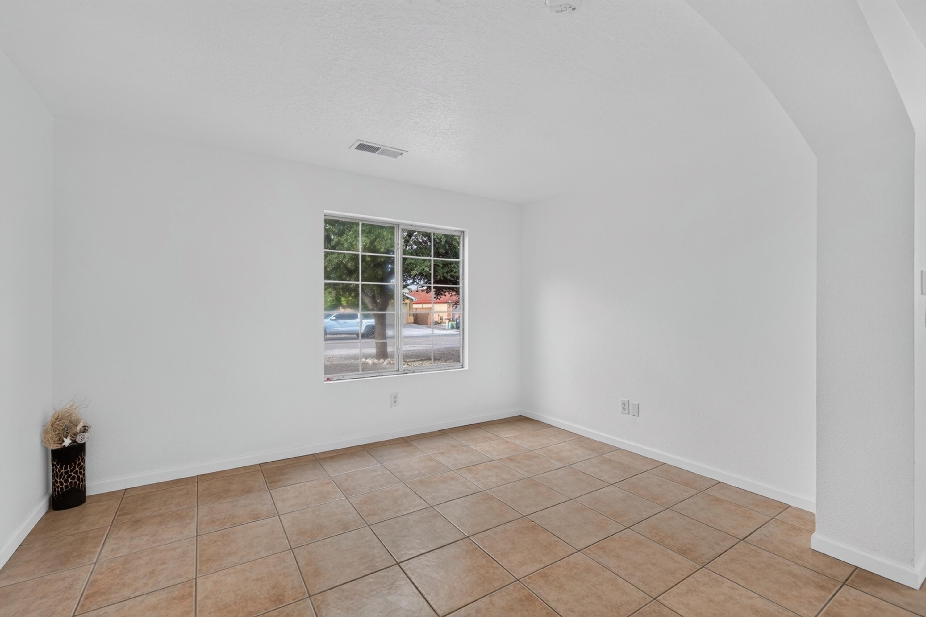 7804 Crepe Myrtle Road Southwest Albuquerque, NM 87121 - Photo 9 of 42 Gallery Image 9