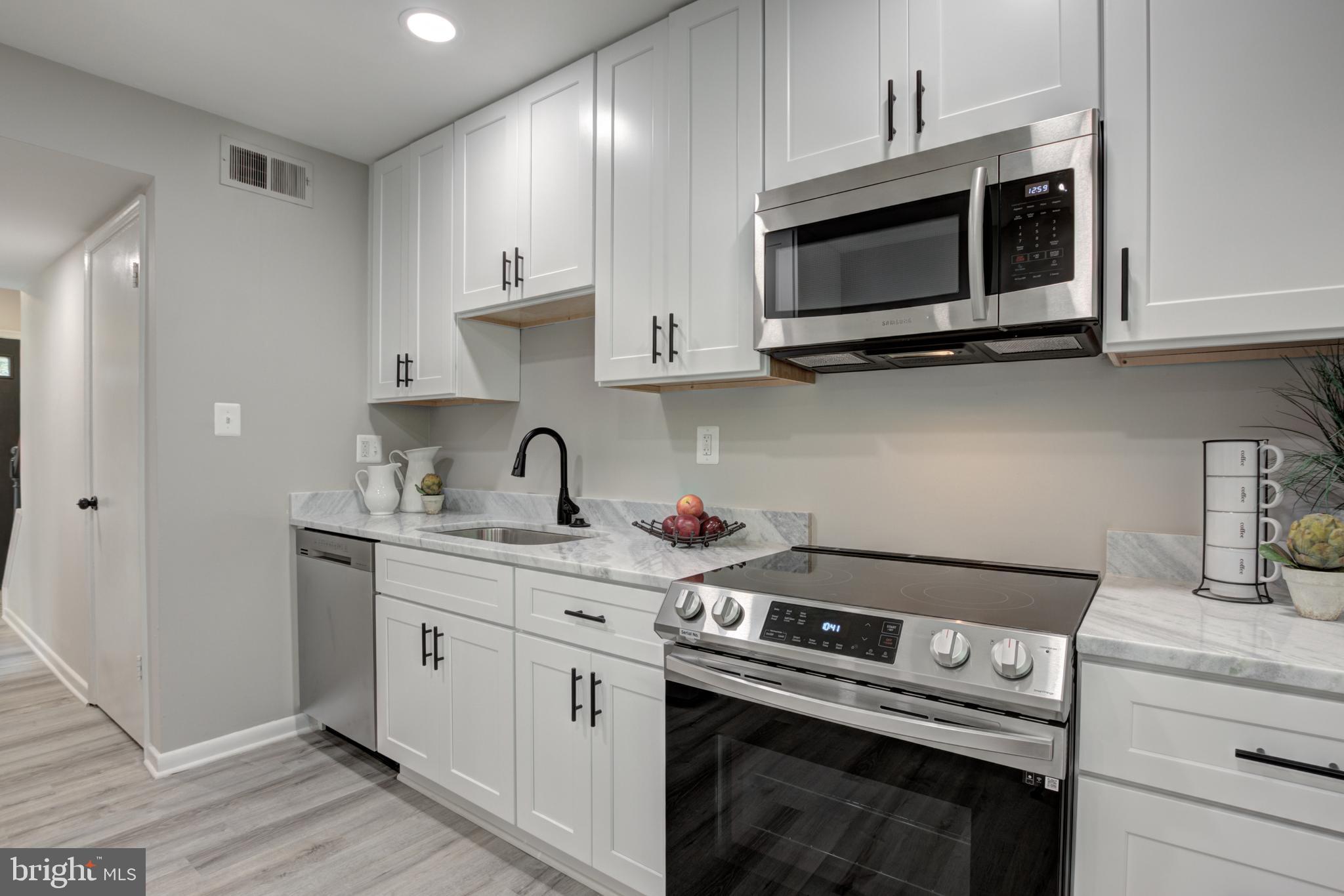 8380 Uxbridge Court Springfield, VA 22151 - Photo 13 of 36 Gallery Image 13