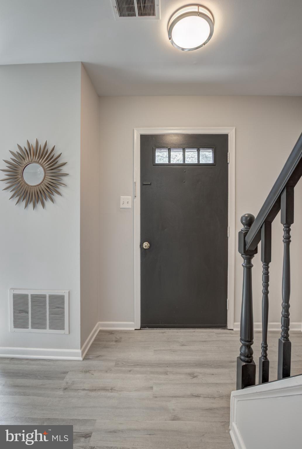 8380 Uxbridge Court Springfield, VA 22151 - Photo 5 of 36 Gallery Image 5