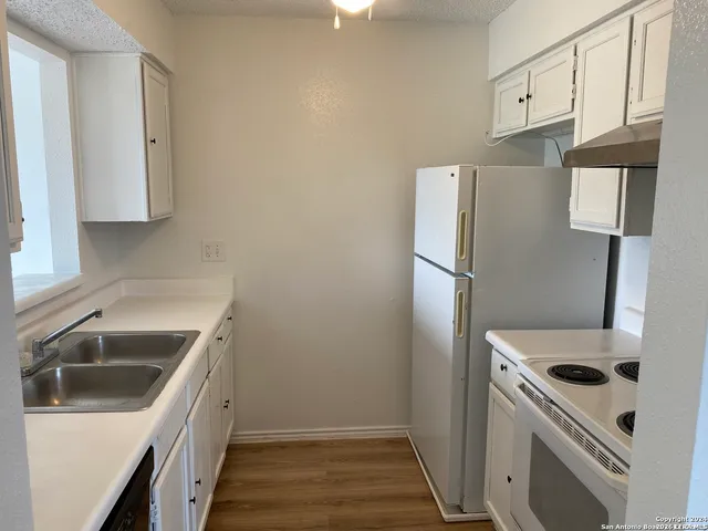 $900 | 4949 Hamilton Wolfe Road, San Antonio, TX 78229