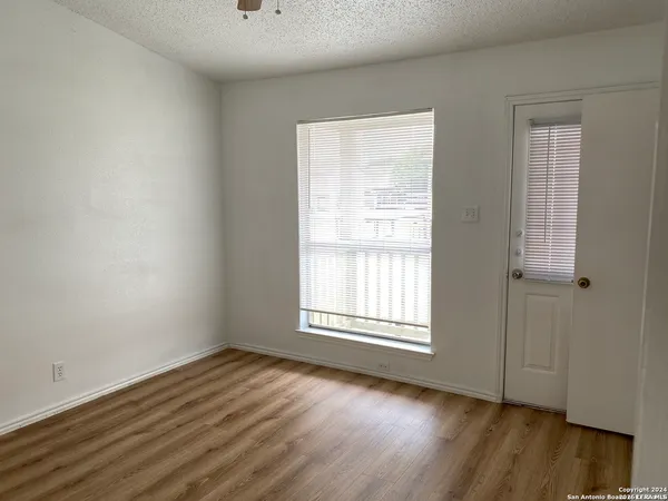 $900 | 4949 Hamilton Wolfe Road, San Antonio, TX 78229