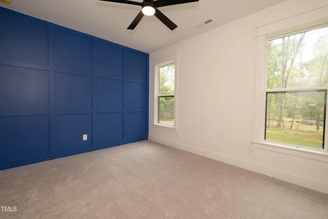 a view of empty room with window