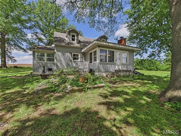 $250,000 | 3941 Freeburg Rod And Gun Club Road, New Athens, IL 62264