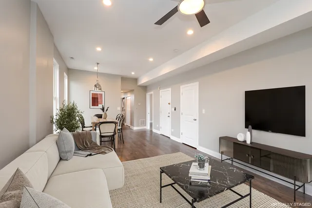 $2,900 | 1545 North Claremont Avenue, Unit 2, Chicago, IL 60622