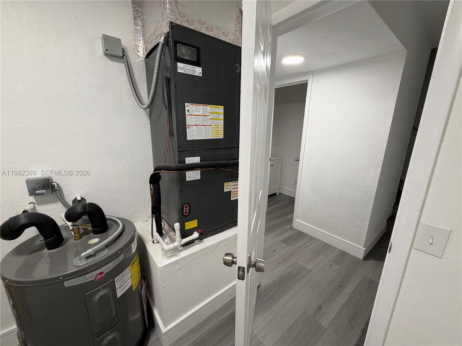 7155 West 2nd Way Hialeah, FL 33014 - Photo 5 of 35