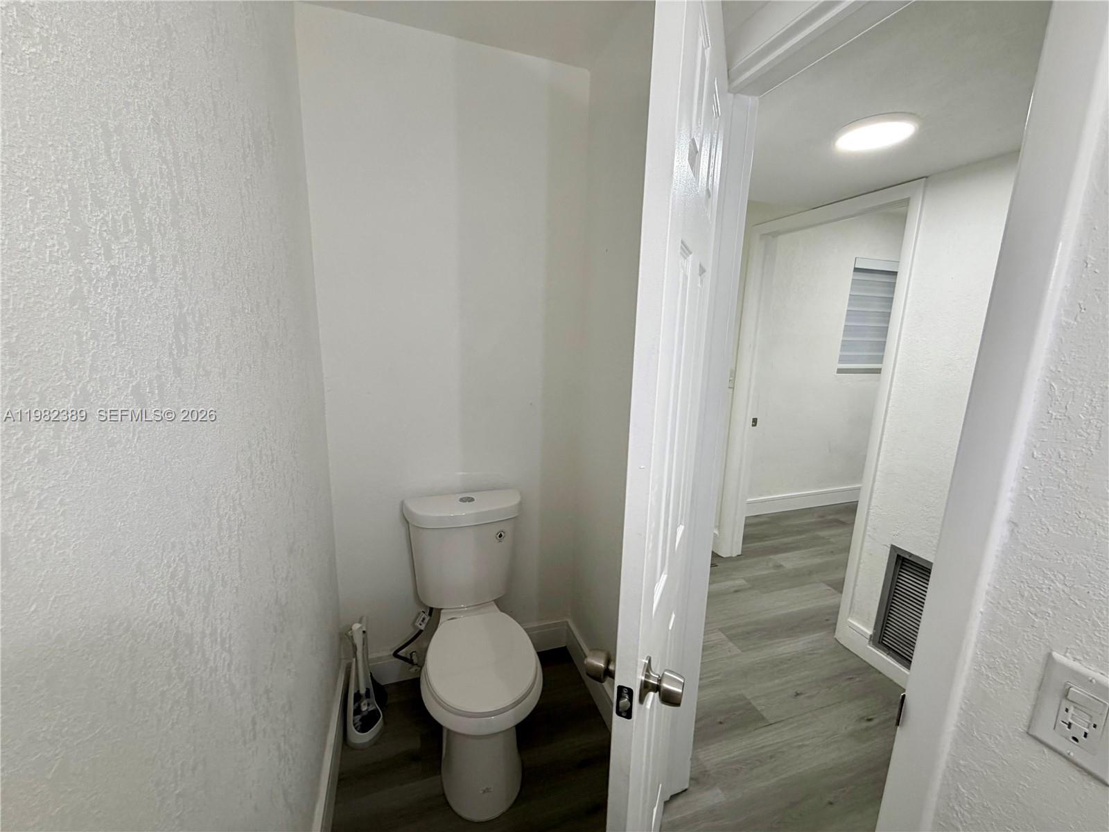 7155 West 2nd Way Hialeah, FL 33014 - Photo 8 of 35