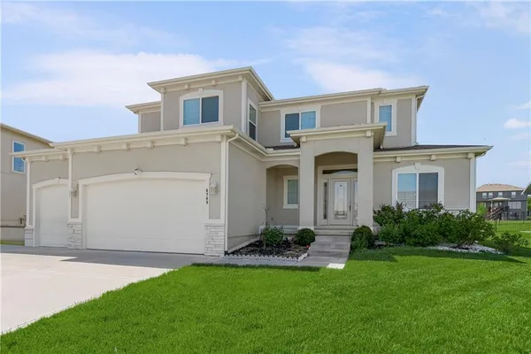 $588,000 | 6709 Northwest 105th Street, Kansas City, MO 64154