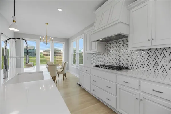 $588,000 | 6709 Northwest 105th Street, Kansas City, MO 64154