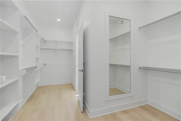 $588,000 | 6709 Northwest 105th Street, Kansas City, MO 64154