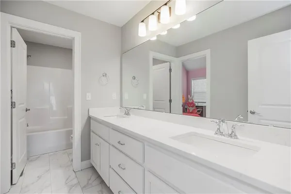 $588,000 | 6709 Northwest 105th Street, Kansas City, MO 64154