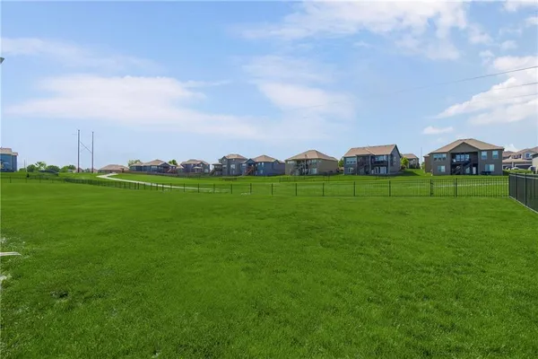 $588,000 | 6709 Northwest 105th Street, Kansas City, MO 64154