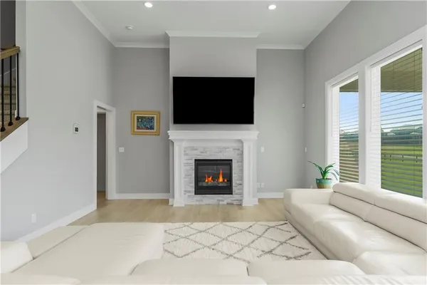 $588,000 | 6709 Northwest 105th Street, Kansas City, MO 64154