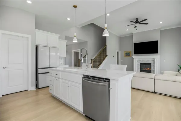 $588,000 | 6709 Northwest 105th Street, Kansas City, MO 64154