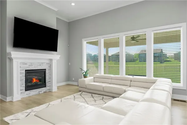 $588,000 | 6709 Northwest 105th Street, Kansas City, MO 64154