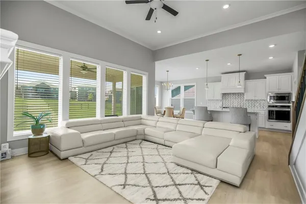 $588,000 | 6709 Northwest 105th Street, Kansas City, MO 64154