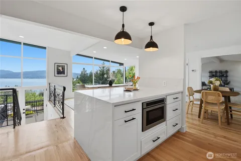 $2,775,000 | 639 West Lake Sammamish Parkway Northeast, Bellevue, WA 98008