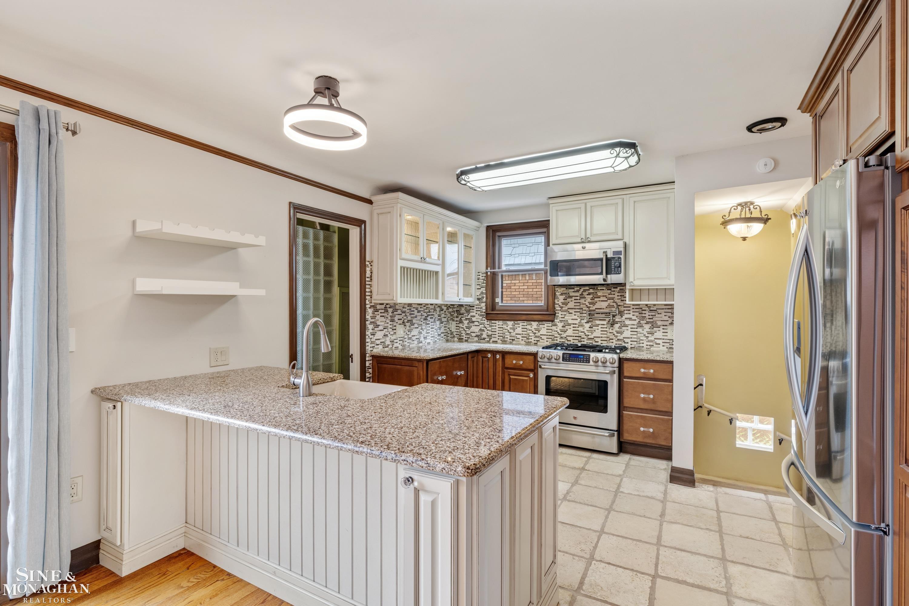 428 Cloverly Road Grosse Pointe Farms, MI 48236 - Photo 9 of 55 Gallery Image 9