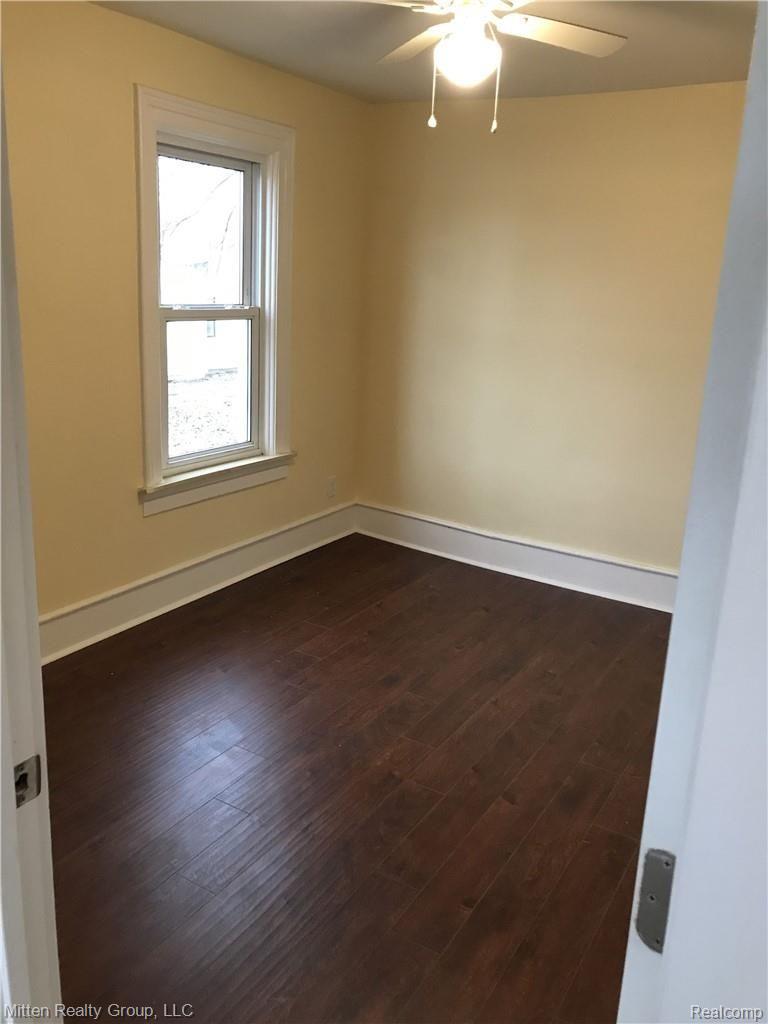 5080 Colf Road Carleton, MI 48117 - Photo 16 of 25 16 bed1.jpg