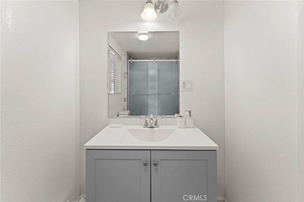 520 West Randall Avenue Rialto, CA 92376 - Photo 16 of 31