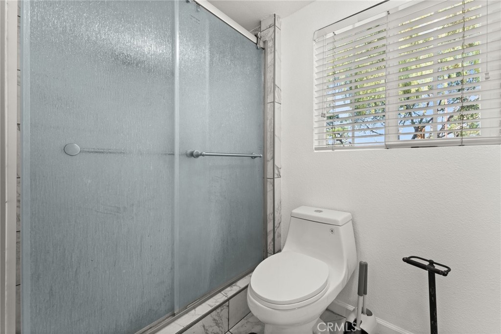 520 West Randall Avenue Rialto, CA 92376 - Photo 17 of 31