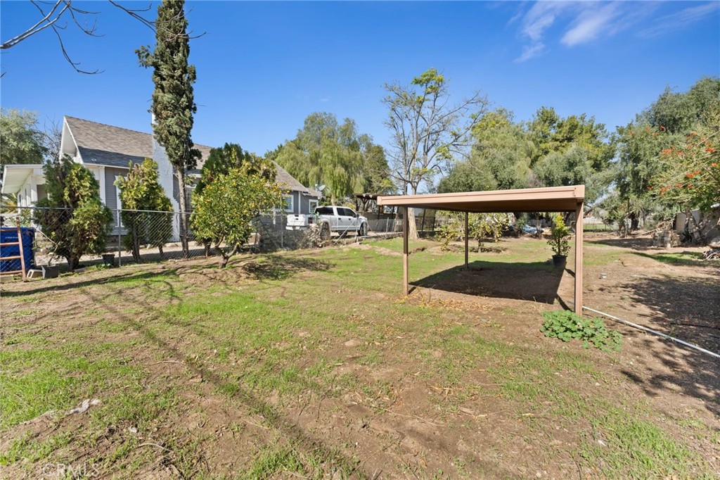 520 West Randall Avenue Rialto, CA 92376 - Photo 29 of 31