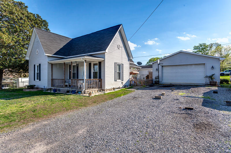 312 Beets Street Clinton, TN 37716 - Photo 2 of 23 002-SMALL