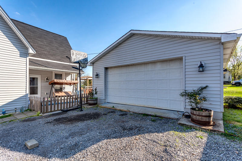 312 Beets Street Clinton, TN 37716 - Photo 4 of 23 004-SMALL
