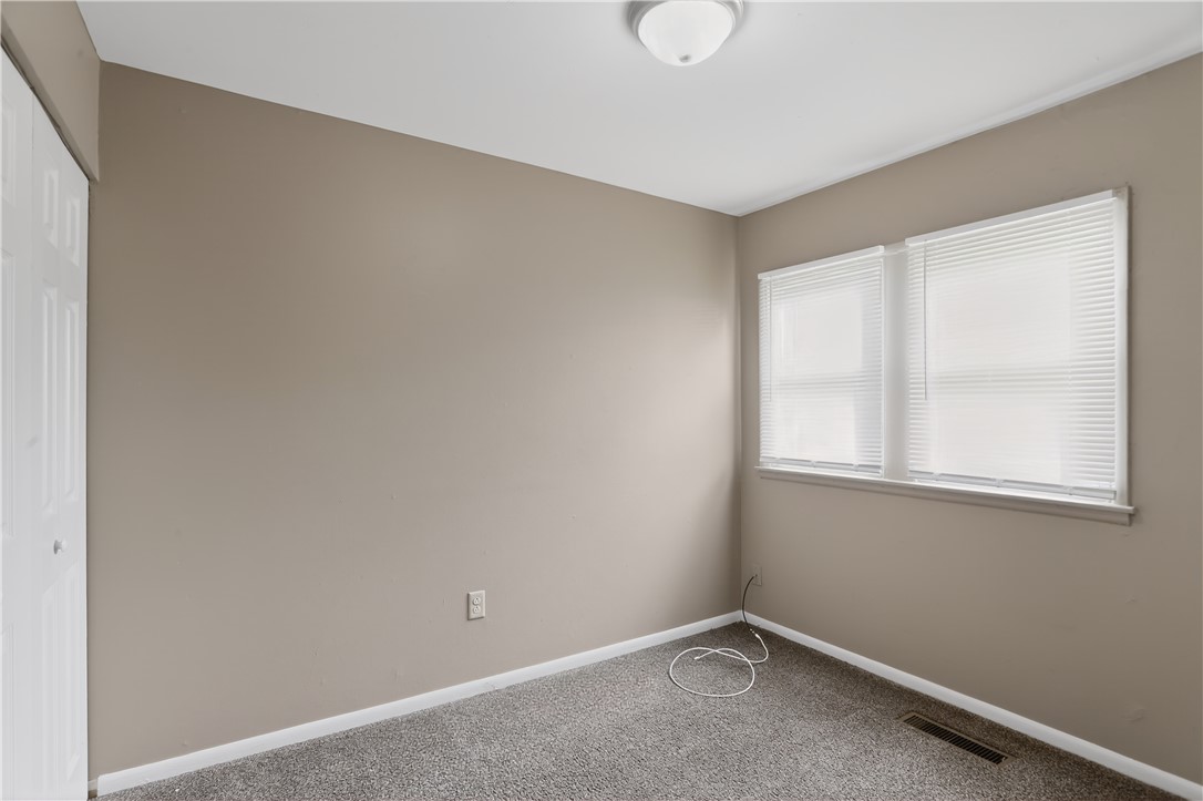 2217 South Hadley Road Springfield, OH 45505 - Photo 13 of 34