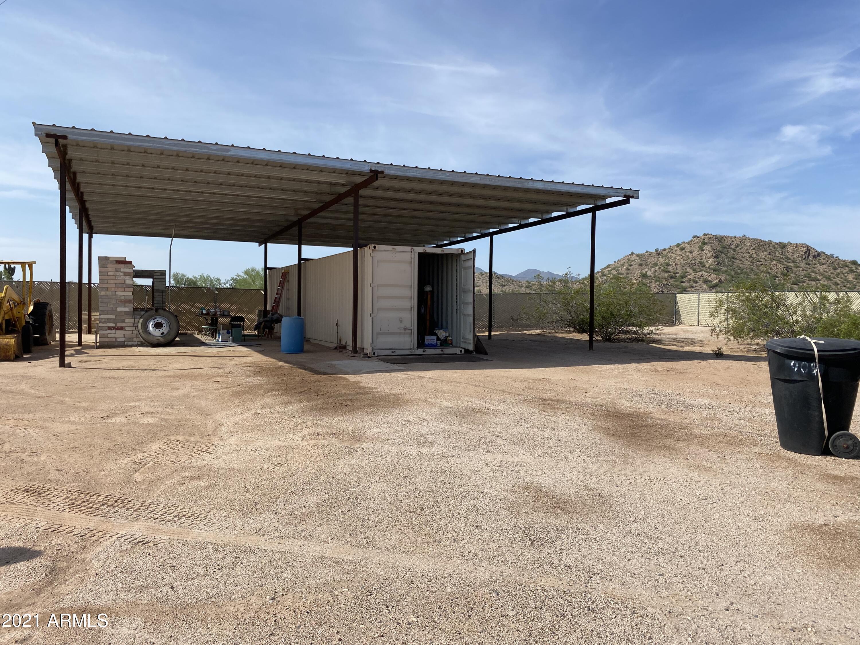 48430 West Agate Road Maricopa, AZ 85139 - Photo 3 of 21 8979F096-4A7C-4B46-94E0-27D55EC44FE1