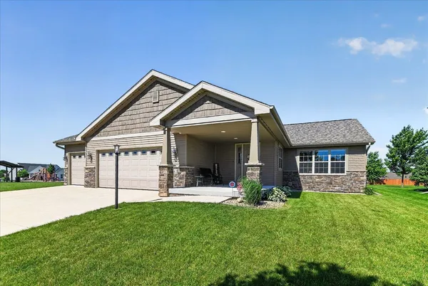 $609,900 | 938 Star Gazer Drive, DeForest, WI 53532