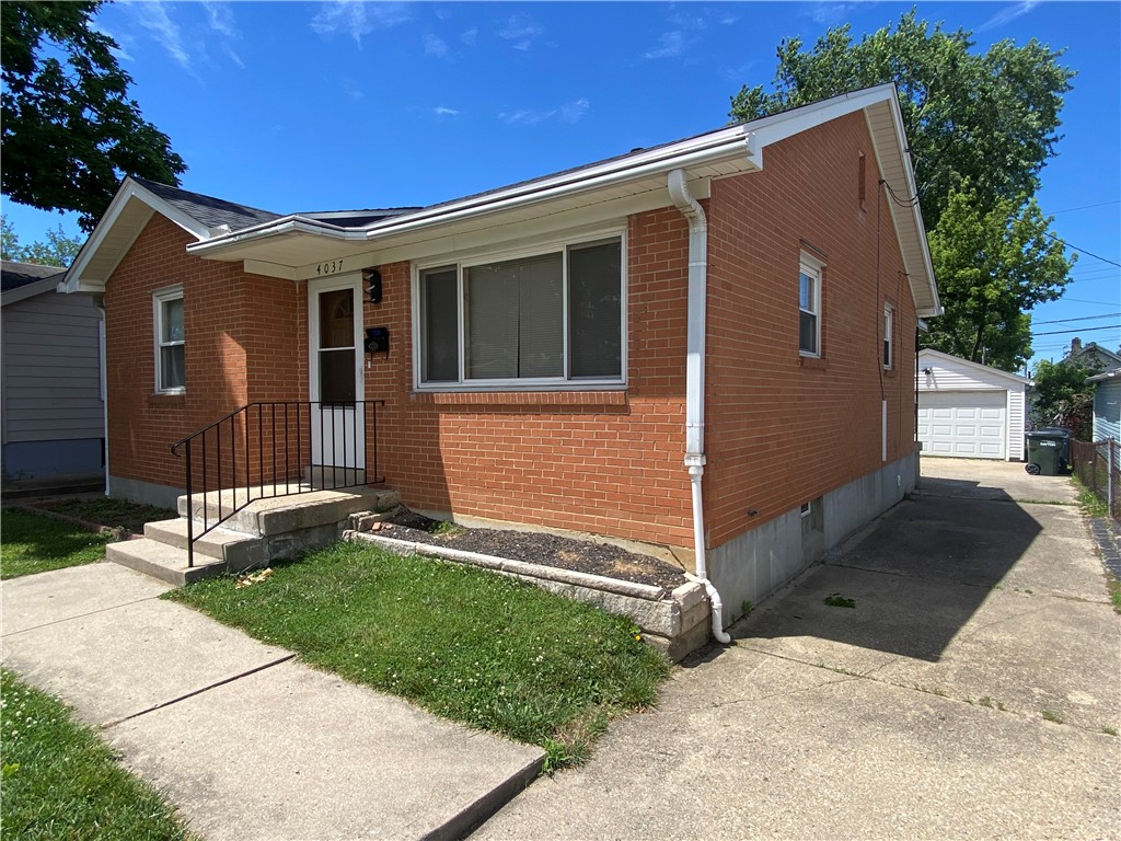 4037 Reading Road Dayton, OH 45420 - Photo 1 of 36