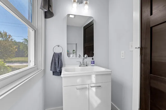 $382,500 | 3912 Wildwood Drive, Manitowoc, WI 54220