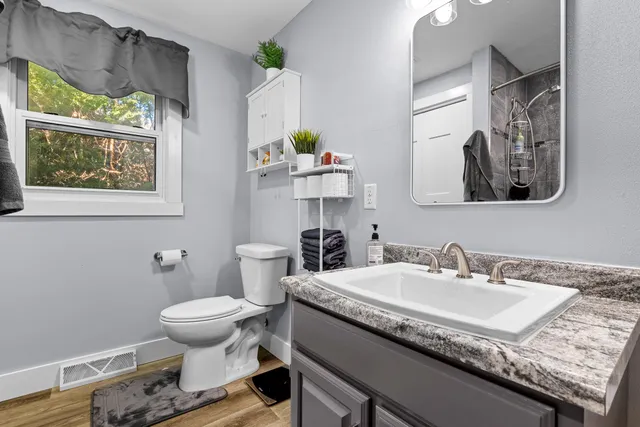 $382,500 | 3912 Wildwood Drive, Manitowoc, WI 54220