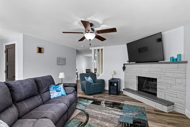 $382,500 | 3912 Wildwood Drive, Manitowoc, WI 54220