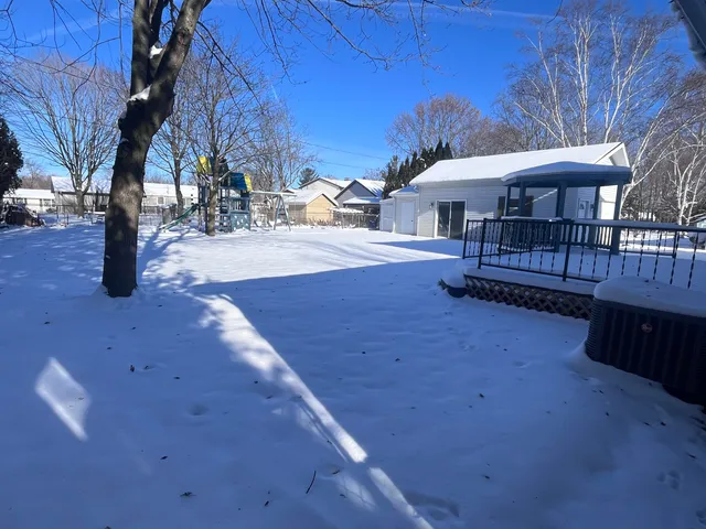 $382,500 | 3912 Wildwood Drive, Manitowoc, WI 54220