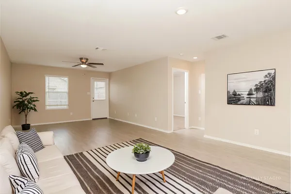 $1,385 | 7275 Plow, San Antonio, TX 78252