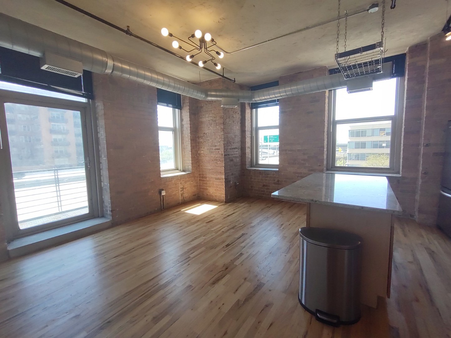 420 South Clinton Street, Unit 302 Chicago, IL 60607 - Photo 4 of 21