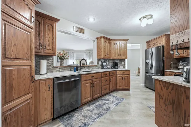 $1,200,000 | 2340 East 125 North, Albion, IN 46701