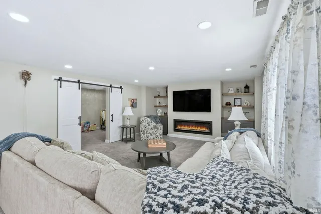 $1,200,000 | 2340 East 125 North, Albion, IN 46701