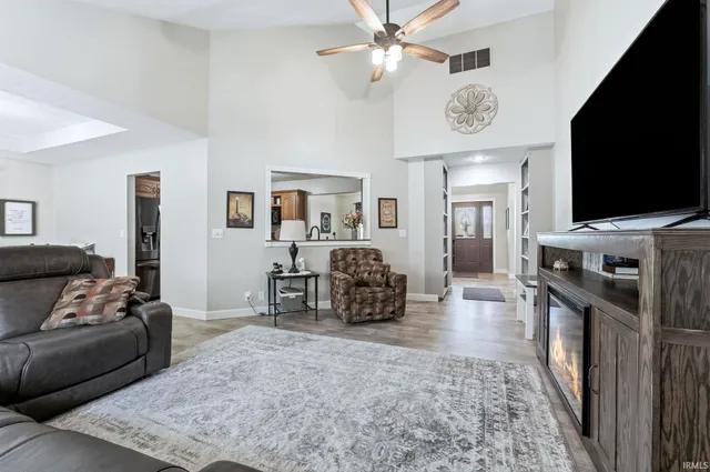 $1,200,000 | 2340 East 125 North, Albion, IN 46701